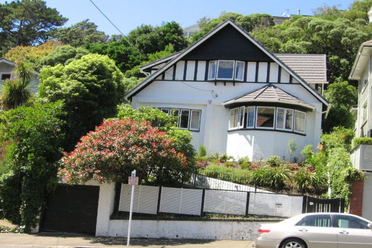 Photo of property in 5 Glen Road, Kelburn, Wellington, 6012