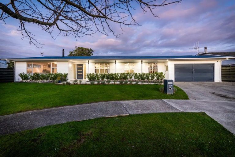 Photo of property in 17 Anaru Place, Awapuni, Palmerston North, 4412