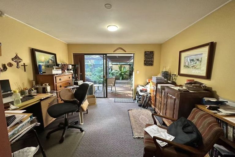 Photo of property in 9 Loloma Drive, Half Moon Bay, Auckland, 2012