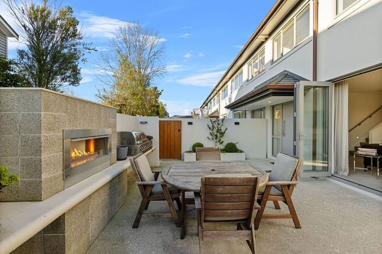 Photo of property in 6/52 Fendalton Road, Fendalton, Christchurch, 8014