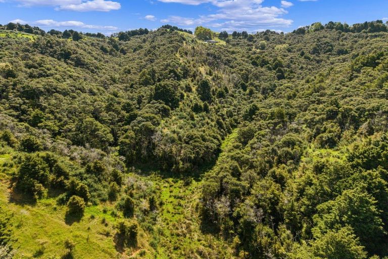 Photo of property in 957 Bull Road, Paparoa, 0193