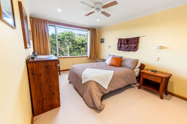 Photo of property in 18 Kaha Place, Russell, 0272