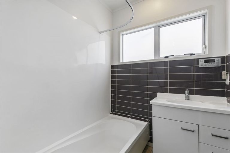 Photo of property in 30 Taurus Crescent, Beach Haven, Auckland, 0626