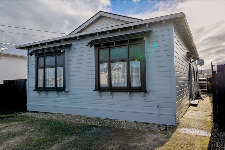 Photo of property in 206 Oxford Street, South Dunedin, Dunedin, 9012