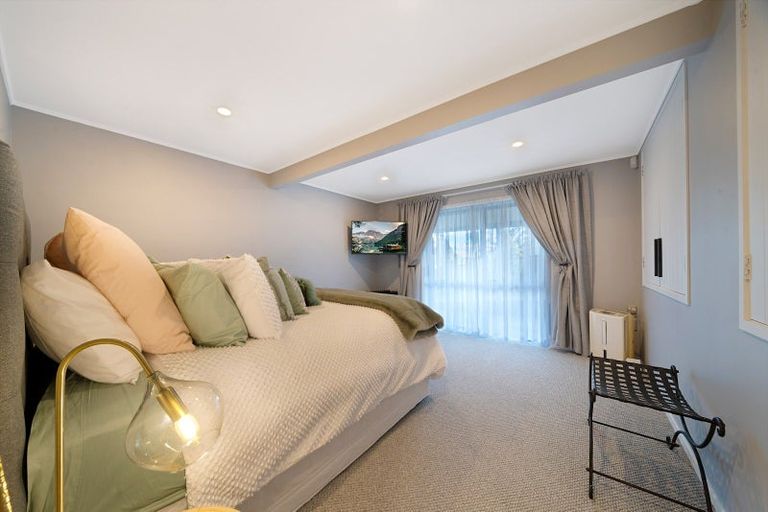 Photo of property in 12 Pahi Place, West Harbour, Auckland, 0618