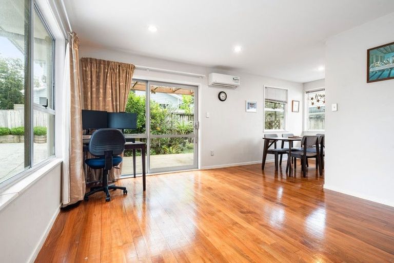 Photo of property in 27 Normanton Street, Glenfield, Auckland, 0629