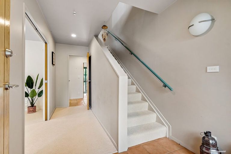 Photo of property in 12 Waipuia Place, Greenhithe, Auckland, 0632