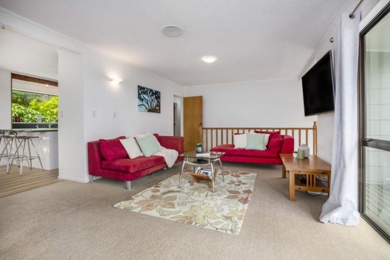 Photo of property in 5 Solway Place, Papakowhai, Porirua, 5024