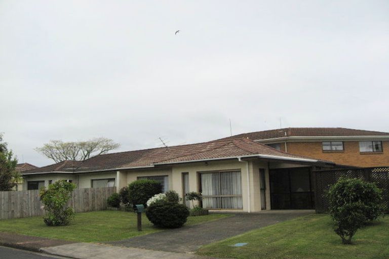 Photo of property in 2/124 The Circle, Manly, Whangaparaoa, 0930