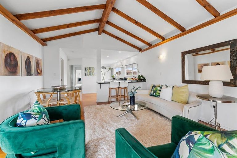 Photo of property in 17 Curacao Place, Half Moon Bay, Auckland, 2012