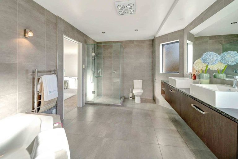 Photo of property in 41 Aberdeen Road, Castor Bay, Auckland, 0620