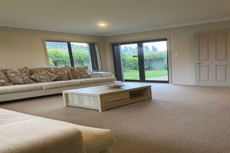 Photo of property in 15 Delta Mews Place, Clive, 4102