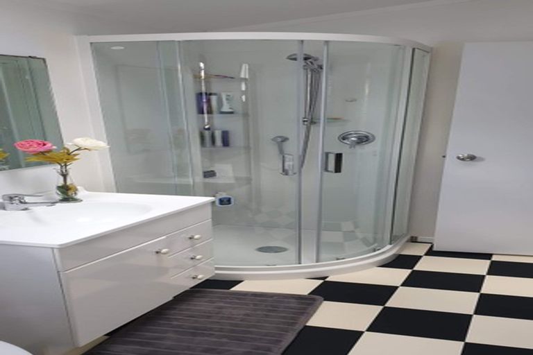 Photo of property in 2/274 Rangatira Road, Beach Haven, Auckland, 0626