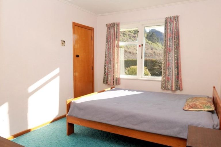 Photo of property in 6 Robinson Street, Kurow, 9435