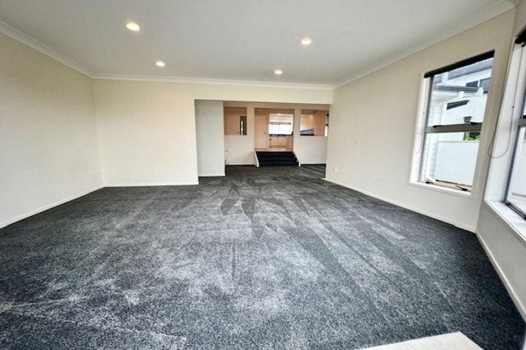 Photo of property in 24 Vipond Road, Stanmore Bay, Whangaparaoa, 0932