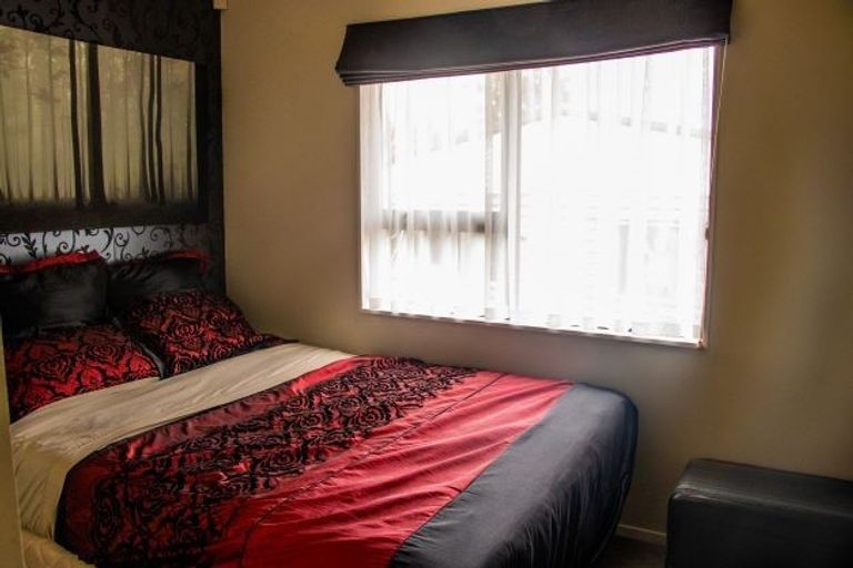 Photo of property in 2/25a Drake Street, Howick, Auckland, 2014