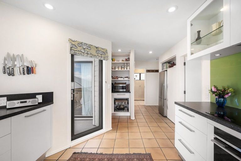 Photo of property in 30 Grove Road, Kelburn, Wellington, 6012