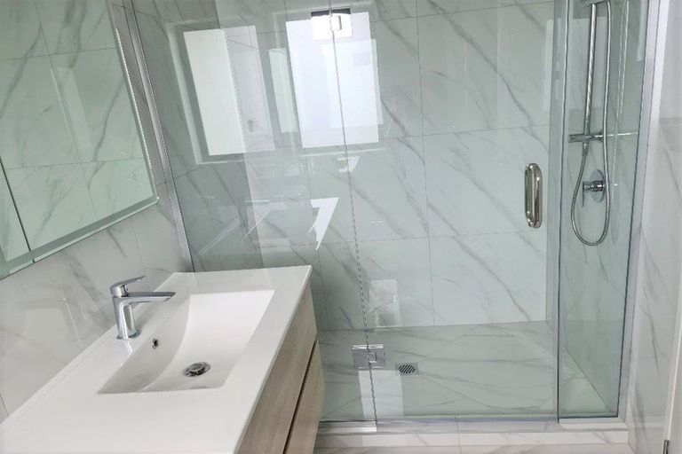 Photo of property in 12b Borrowdace Avenue, Botany Downs, Auckland, 2010