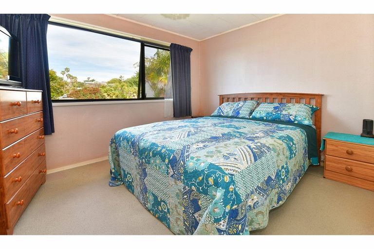 Photo of property in 15b Gilshennan Valley, Red Beach, 0932