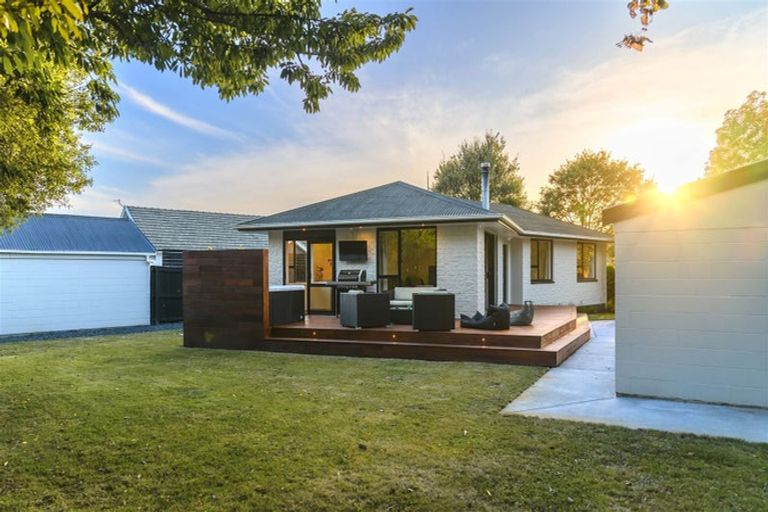 Photo of property in 6 Bidwell Place, Hillmorton, Christchurch, 8025