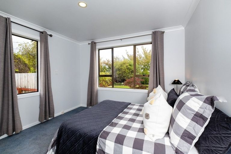 Photo of property in 3 Memorial Park Avenue, Haumoana, 4102