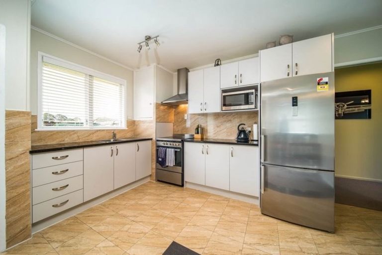 Photo of property in 68 Bader Drive, Mangere, Auckland, 2022