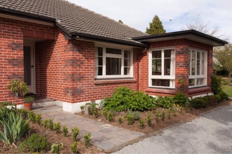 Photo of property in 51 Main Road North, Geraldine, 7930