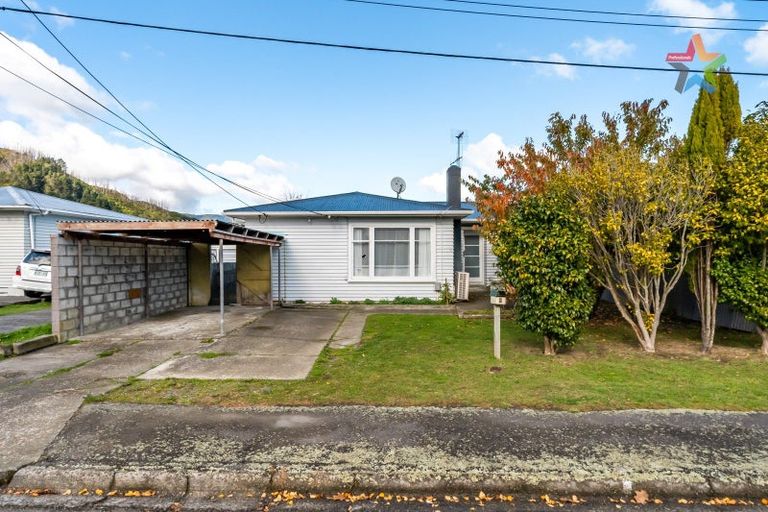 Photo of property in 5 Bythell Street, Wainuiomata, Lower Hutt, 5014
