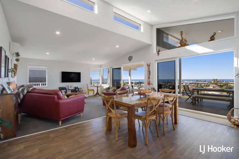 Photo of property in 33 Tohora View, Waihi Beach, 3611