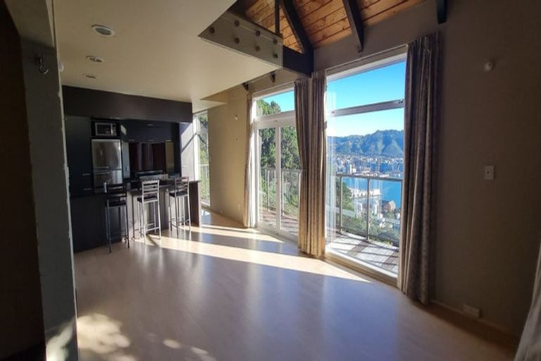 Photo of property in 39 Robieson Street, Roseneath, Wellington, 6011