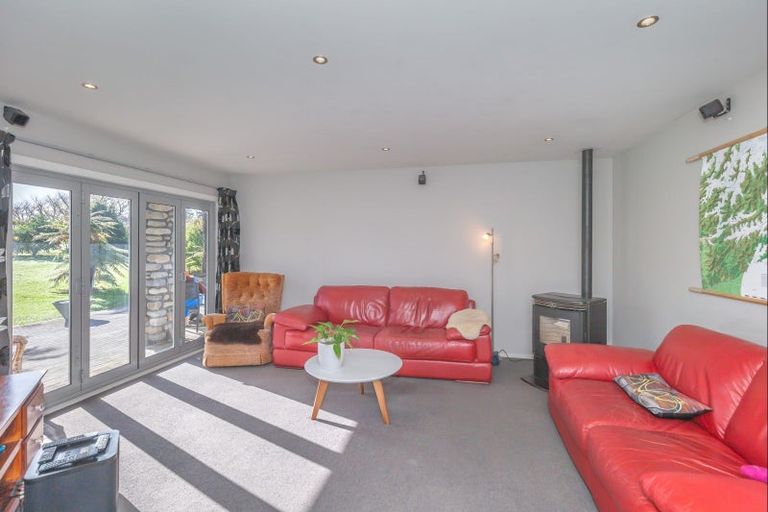 Photo of property in 84 Muhunoa West Road, Ohau, Levin, 5570