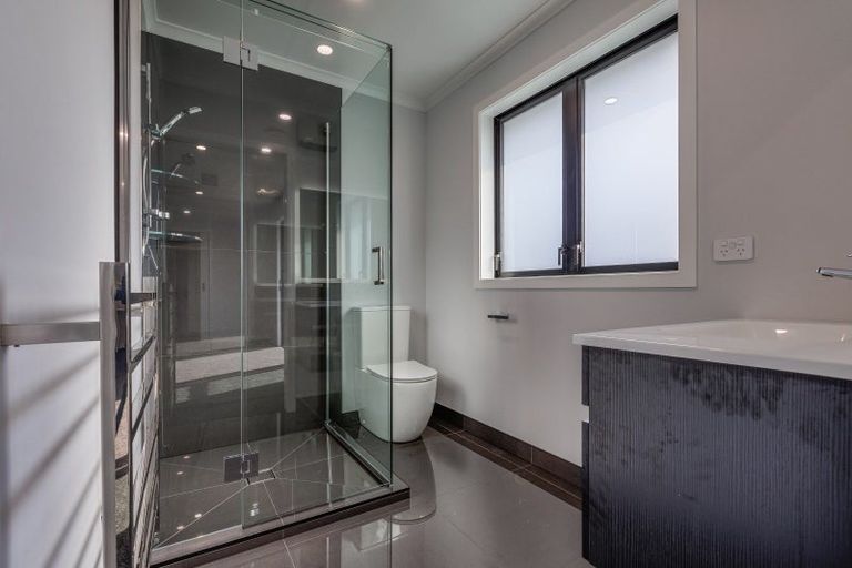 Photo of property in 19 Corsica Court, Fitzherbert, Palmerston North, 4410