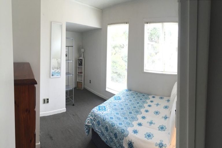 Photo of property in 5 Don Croot Street, Morningside, Auckland, 1021