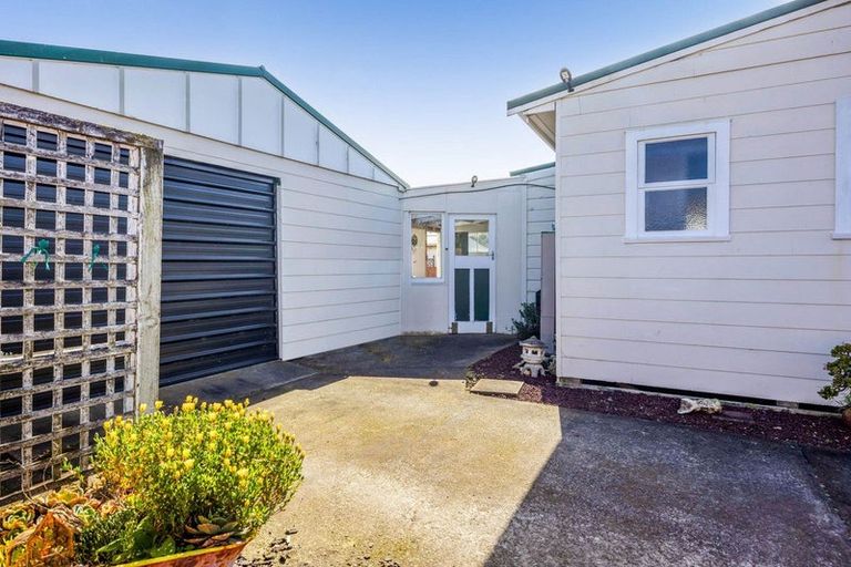 Photo of property in 253 Princes Street, Hawera, 4610