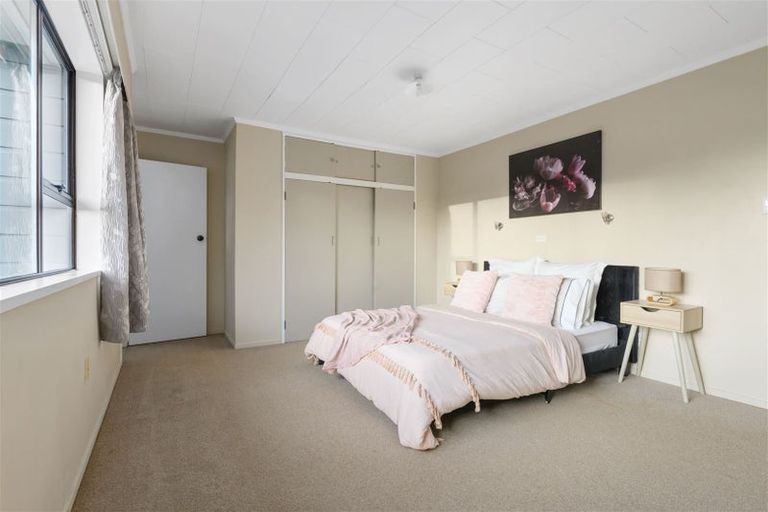 Photo of property in 120 Totara Drive, Pukete, Hamilton, 3200