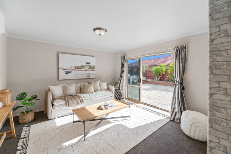 Photo of property in 30 Mcleod Place, Papamoa Beach, Papamoa, 3118