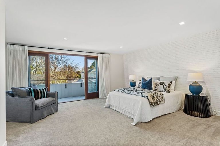 Photo of property in 118 Straven Road, Fendalton, Christchurch, 8014