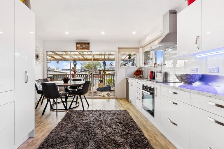 Photo of property in 44 Jillian Drive, Ranui, Auckland, 0612