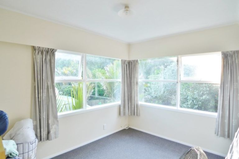 Photo of property in 15 Woodcote Drive, Glenfield, Auckland, 0629
