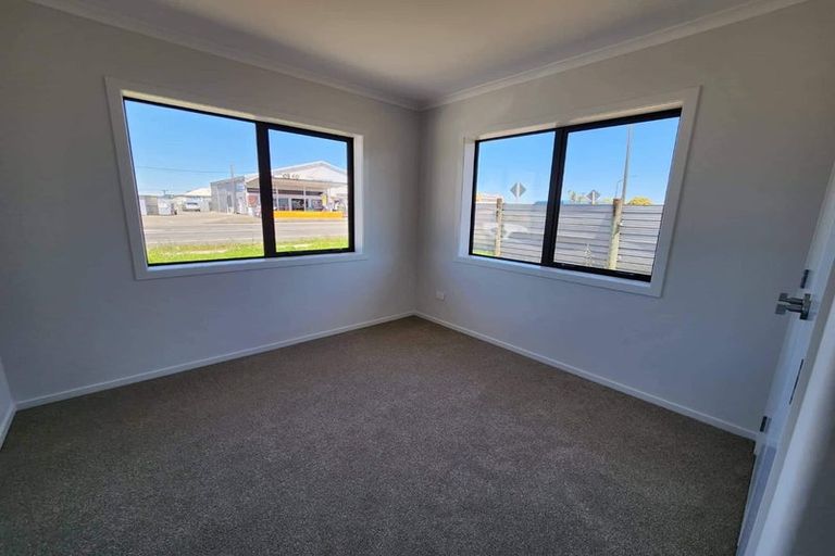 Photo of property in 6a Cross Street, Castlecliff, Whanganui, 4501