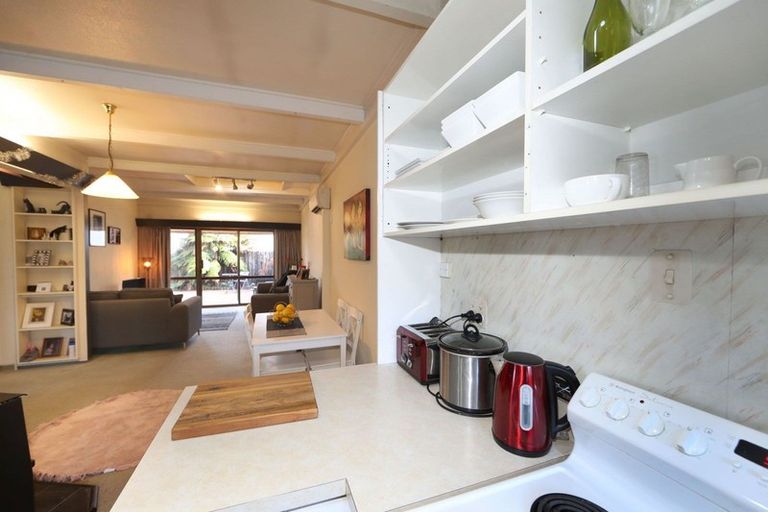 Photo of property in 2/807 Avenue Road East, Parkvale, Hastings, 4122