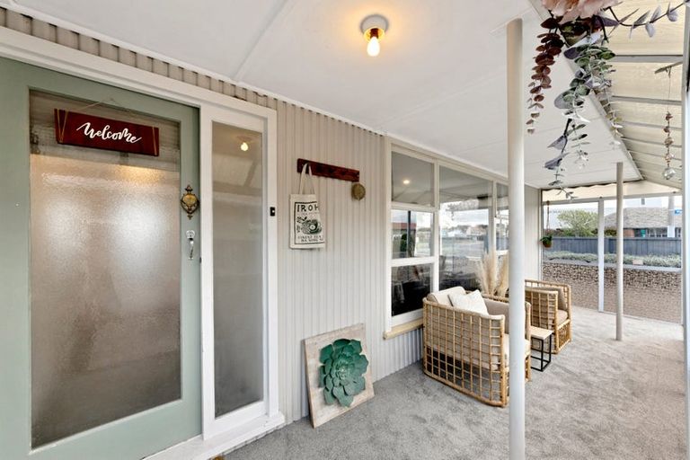 Photo of property in 258 Main North Road, Redwood, Christchurch, 8051