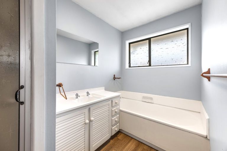 Photo of property in 1/12 Camrose Place, Ilam, Christchurch, 8041