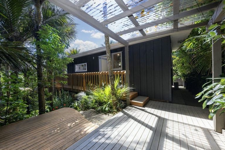 Photo of property in 89 Garden Road, Piha, 0772