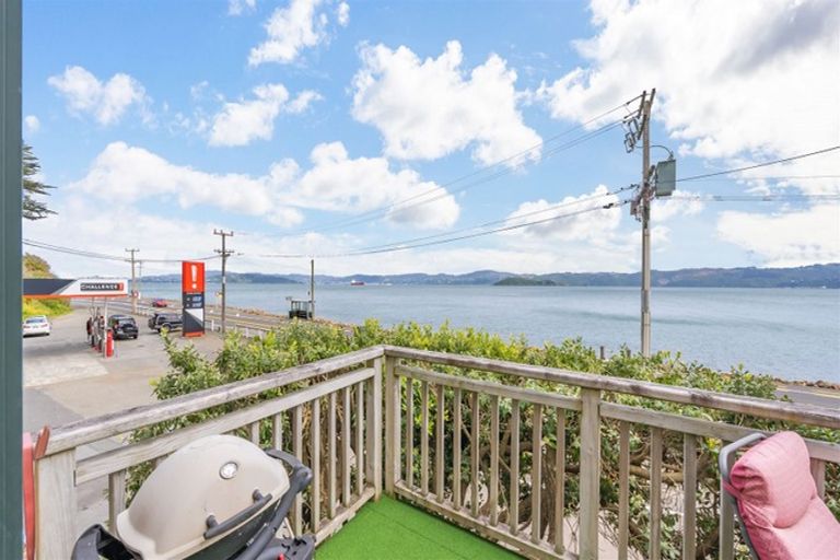 Photo of property in 517c Marine Drive, Sunshine Bay, Lower Hutt, 5013