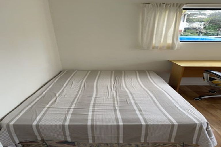 Photo of property in 211 Chelsea View Drive, Chatswood, Auckland, 0626