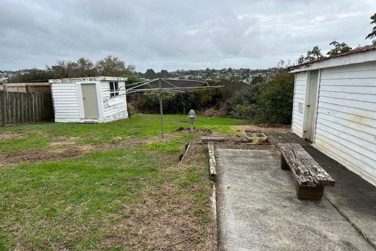Photo of property in 33 Lincoln Park Avenue, Massey, Auckland, 0614