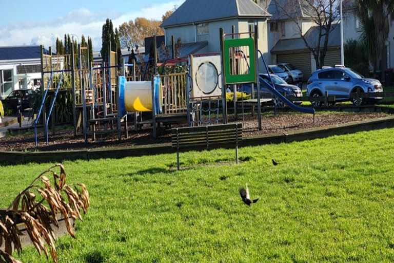 Photo of property in 3/2 Leamington Street, Addington, Christchurch, 8024