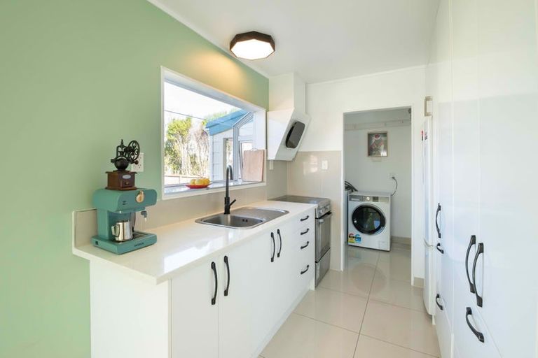 Photo of property in 1/616 Te Atatu Road, Te Atatu Peninsula, Auckland, 0610