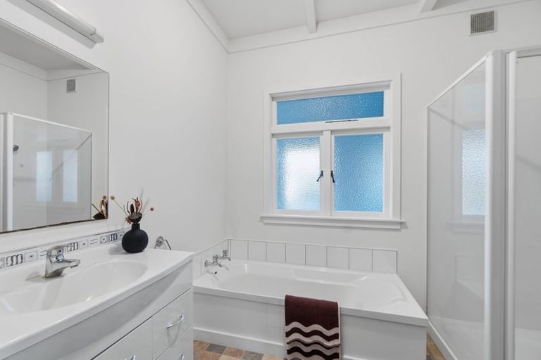 Photo of property in 12 Hillcrest Road, Hillcrest, Hamilton, 3216